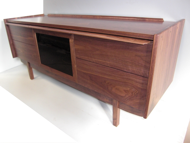 ウォールナットTVボード